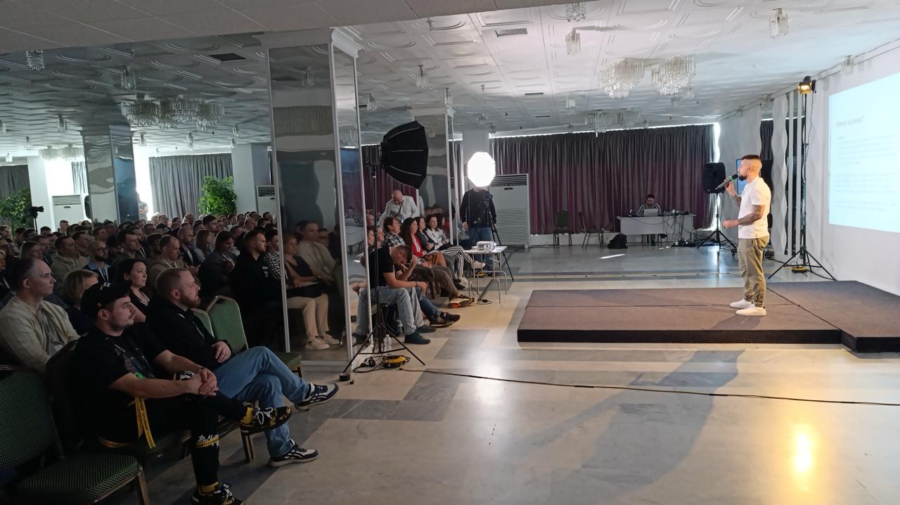 Всё меньше людей обходятся без Telegram, и это не просто мессенджер, а настоящая экосистема для бизнеса. Использование мини-приложений, бото — иллюстрация 1